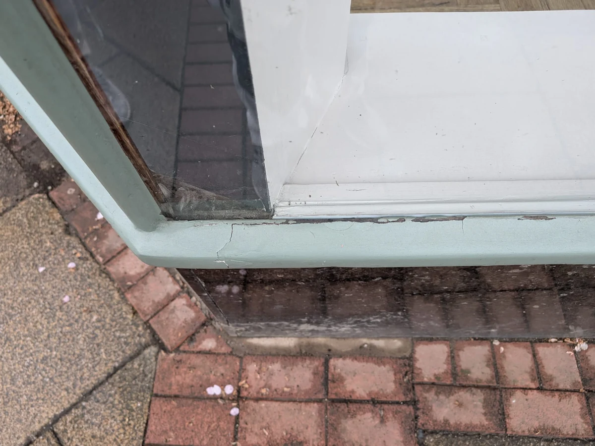 Sash Window Painting in Ascot by Ascot Decorators